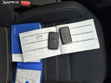 Car image 19