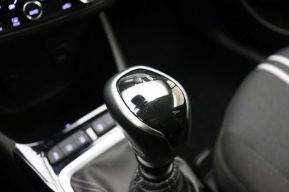 Car image 24