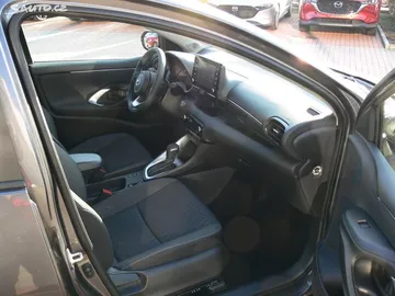 Car image 28
