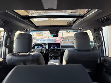 Car image 25