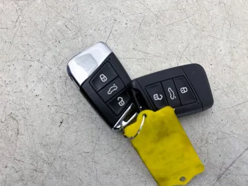 Car image 38