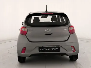 Car image 4