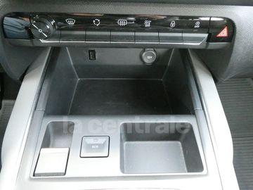 Car image 36