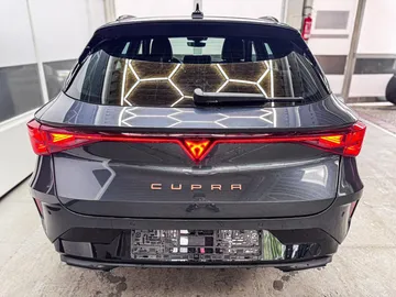 Car image 28