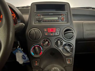 Car image 12