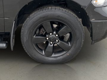 Car image 35