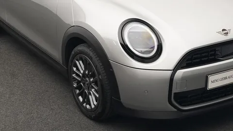 Car image 22