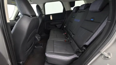 Car image 33