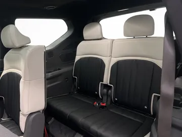 Car image 38