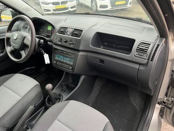 Car image 16