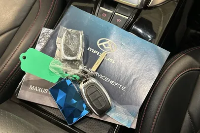 Car image 26