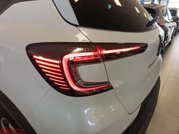 Car image 25