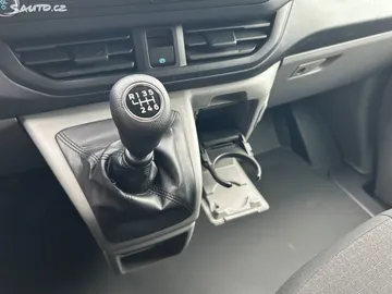 Car image 35