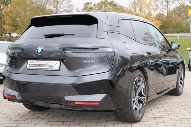 BMW iX xDrive40 240 kW image number 8