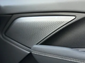 Car image 36