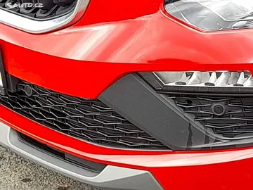 Car image 32