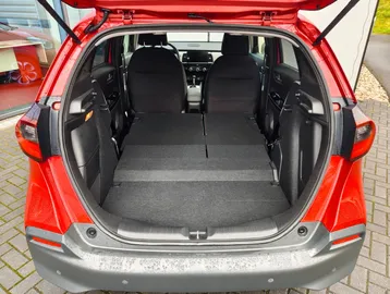 Car image 26