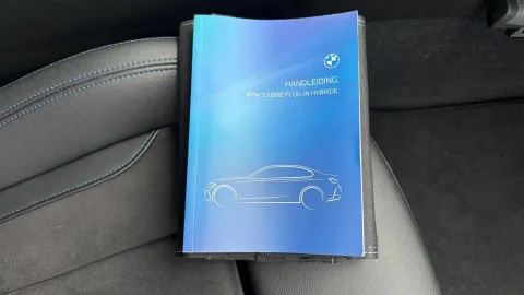Car image 38