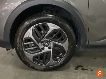 Car image 30