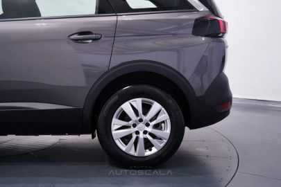 Car image 37