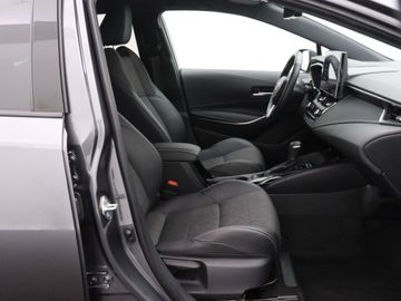 Car image 30