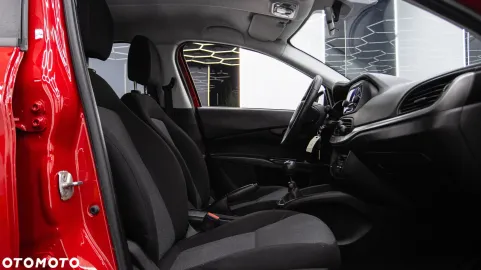 Car image 16