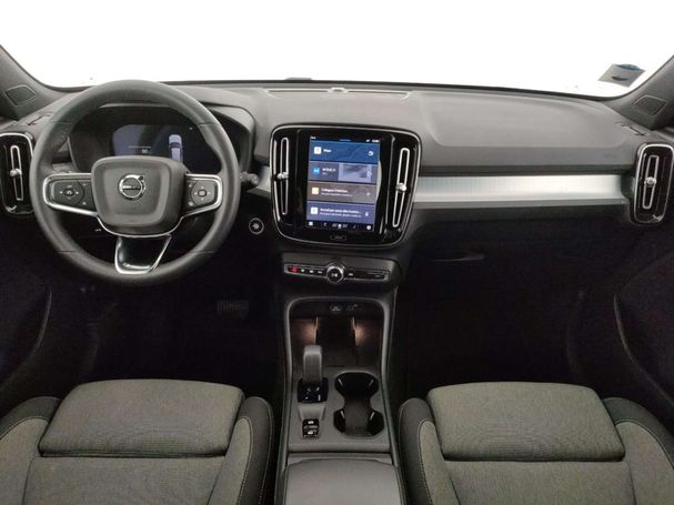 Volvo XC40 B3 Core 120 kW image number 14