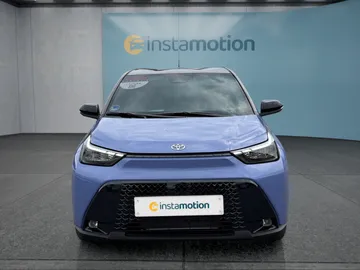 Car image 3