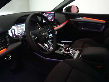 Car image 32