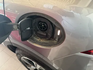 Car image 35