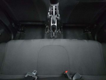 Car image 36