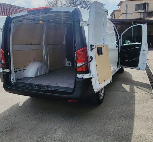 Mercedes-Benz Vito 120 kW image number 9