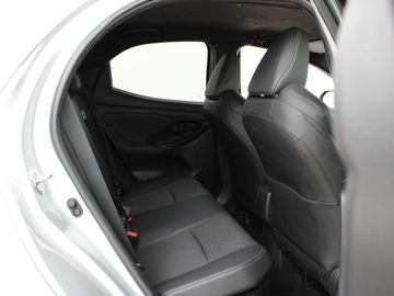 Car image 30