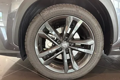 Car image 26