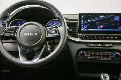 Car image 30