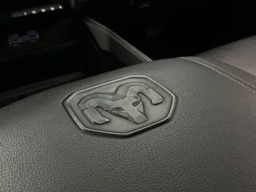 Car image 38