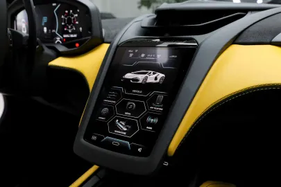 Car image 15