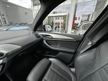 Car image 41