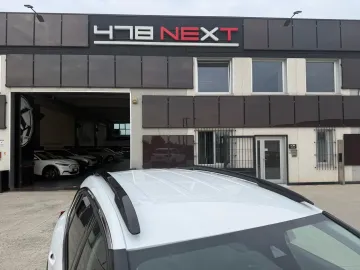Car image 32