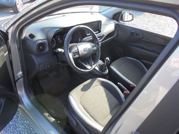 Car image 11