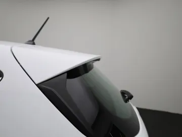 Car image 35
