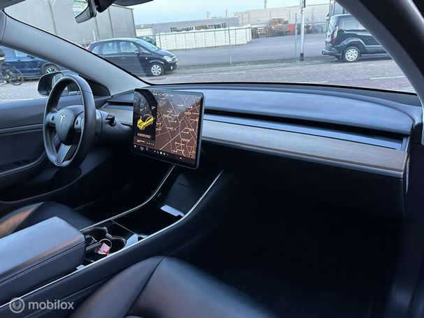 Tesla Model 3 60 Plus 239 kW image number 12