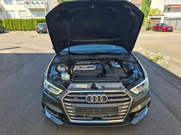 Car image 26