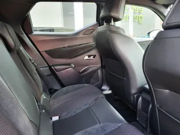 Car image 28