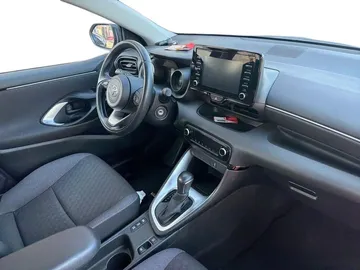 Car image 14