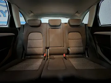 Car image 37
