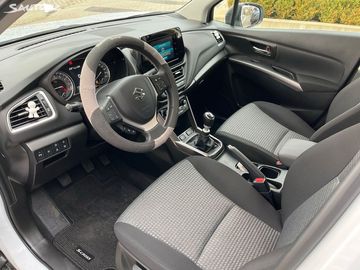 Car image 10