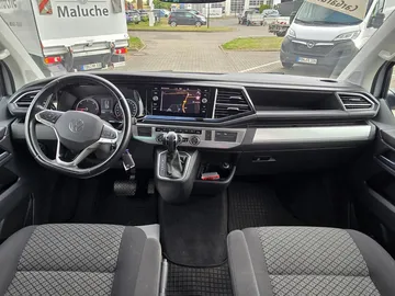 Car image 26