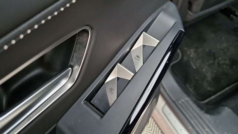 Car image 37