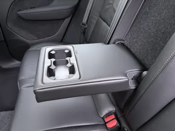 Car image 42